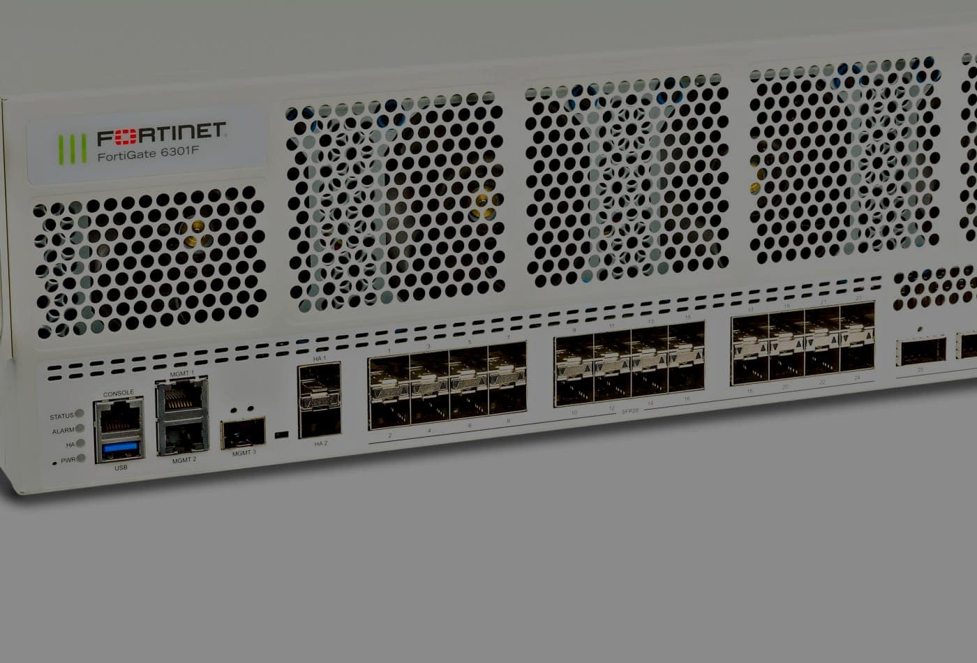 جدار حماية Fortinet FortiGate 6301F للخزائن